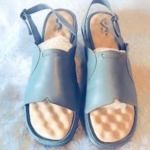 Softwalk LeMesa Sandals in Dusty Blue Size 11N